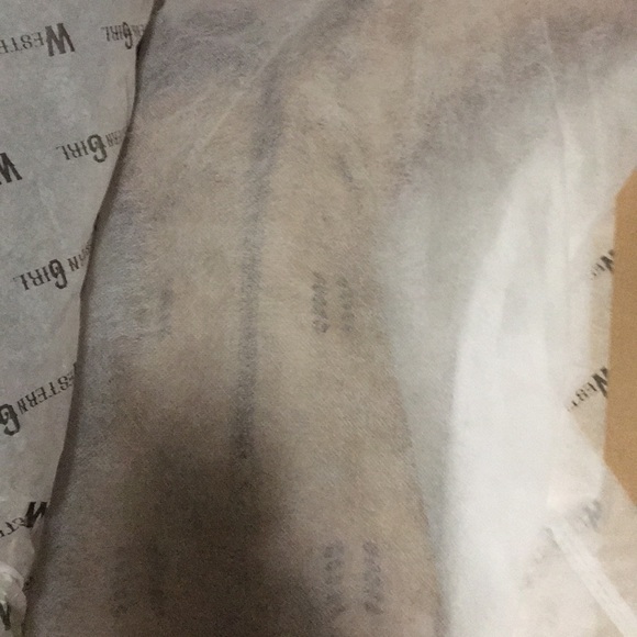 Boots Boots !!! - Picture 2 of 3